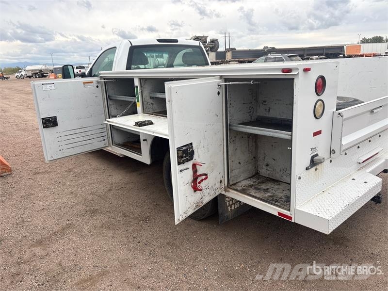 Chevrolet 3500 4x4 Utility Truck Pick up/Dropside