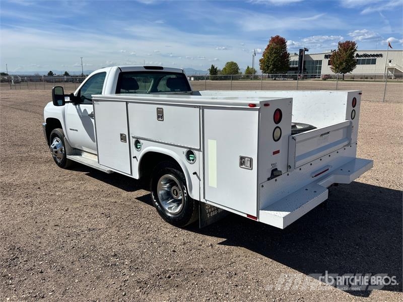 Chevrolet 3500 4x4 Utility Truck Pikapai / Bortiniai sunkvežimiai