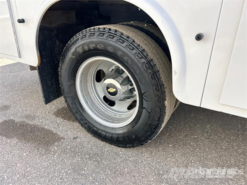 Chevrolet 3500 4x4 Utility Truck Pikapai / Bortiniai sunkvežimiai