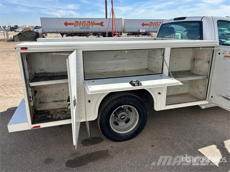 Chevrolet 3500 4x4 Utility Truck Pikapai / Bortiniai sunkvežimiai