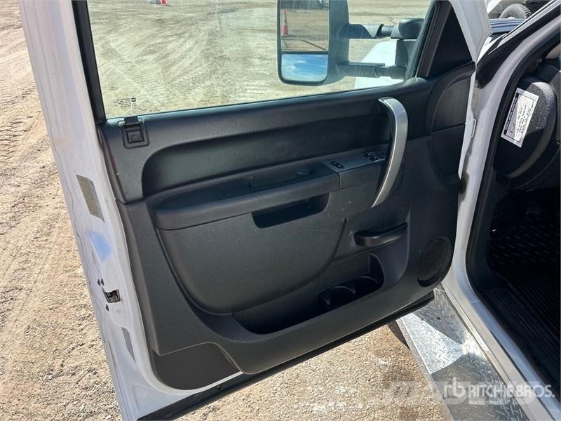 Chevrolet 3500 4x4 Utility Truck Pikapai / Bortiniai sunkvežimiai