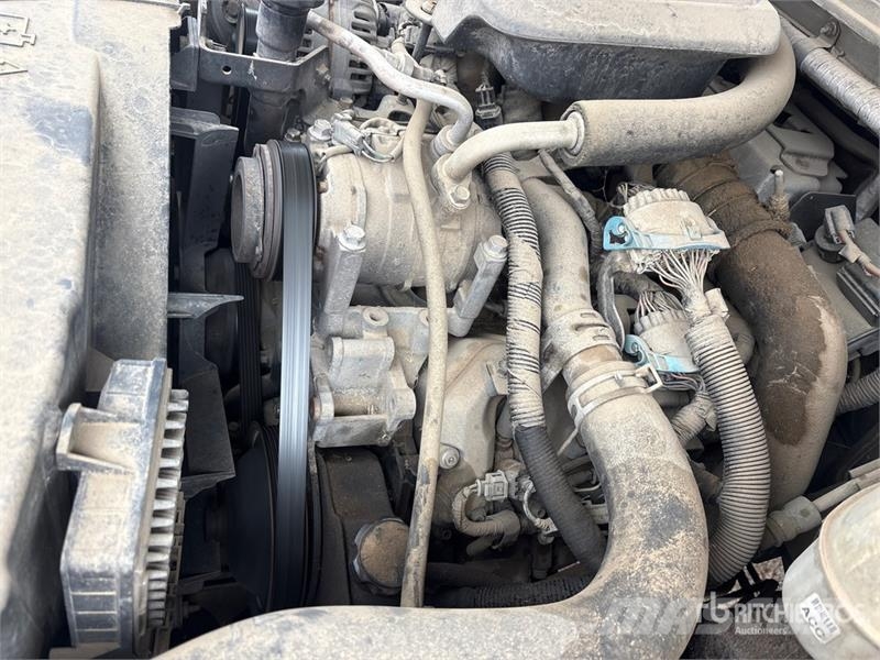 Chevrolet 3500 HD Tovornjaki s kesonom/platojem