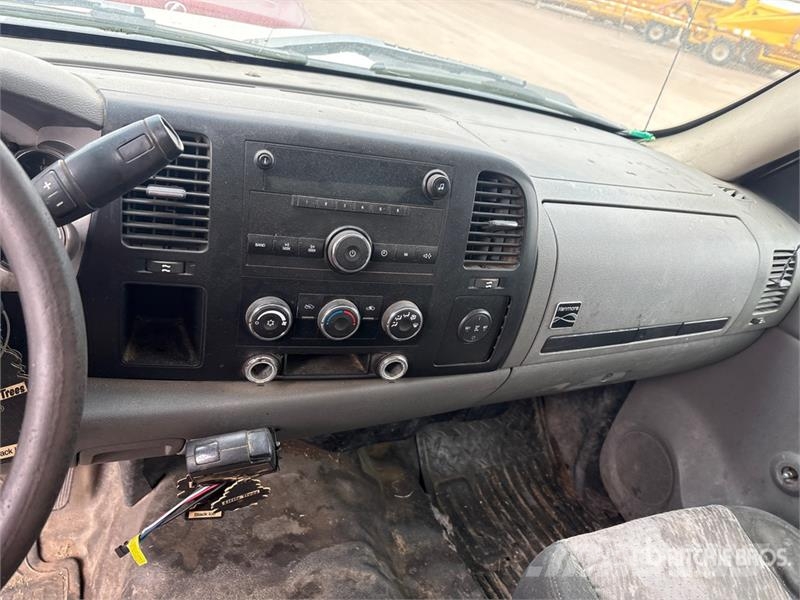 Chevrolet 3500 HD Tovornjaki s kesonom/platojem