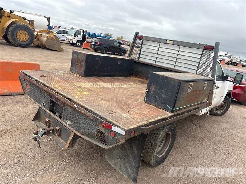 Chevrolet 3500 HD Tovornjaki s kesonom/platojem