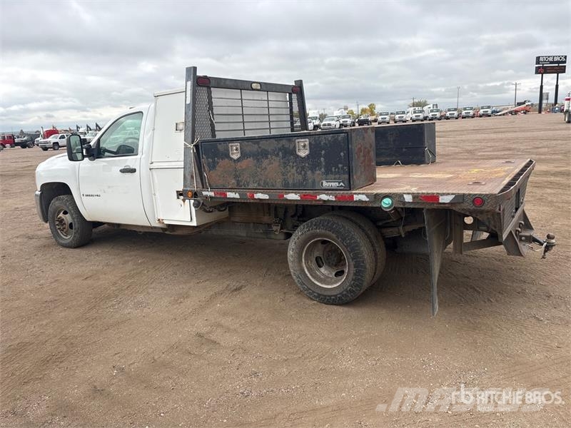 Chevrolet 3500 HD Tovornjaki s kesonom/platojem