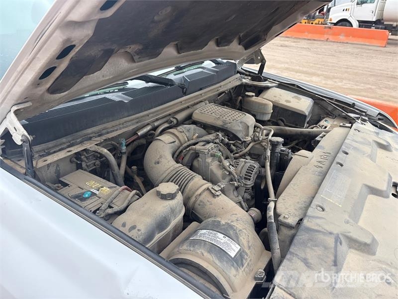 Chevrolet 3500 HD Tovornjaki s kesonom/platojem