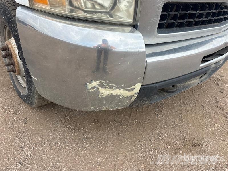 Chevrolet 3500 HD Tovornjaki s kesonom/platojem