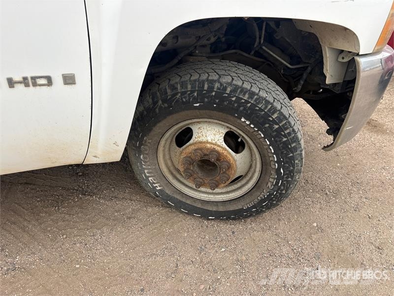 Chevrolet 3500 HD Tovornjaki s kesonom/platojem