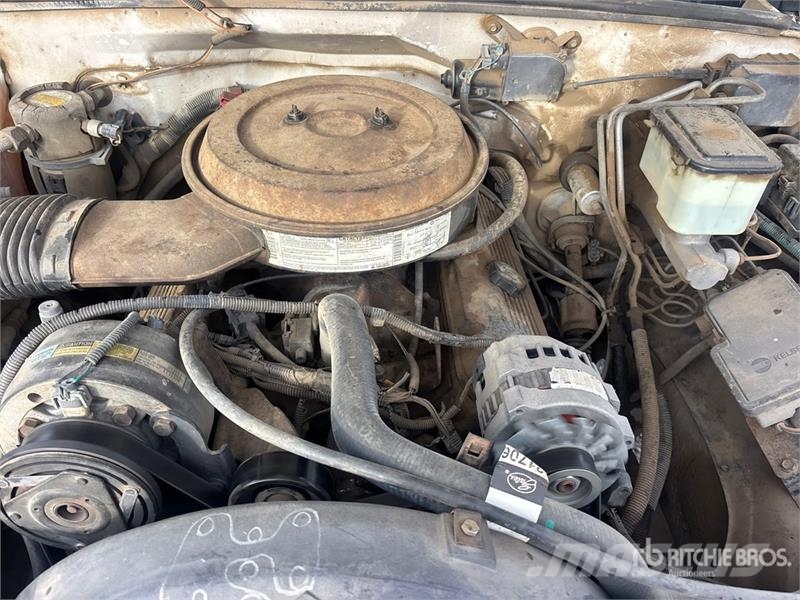 Chevrolet 3500HD Cheyenne 4x2 S/A Dump Truck Caminhões basculantes