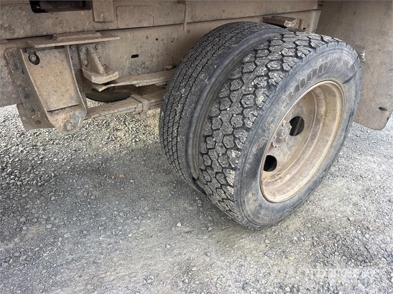 Chevrolet 3500HD Cheyenne 4x2 S/A Dump Truck Caminhões basculantes