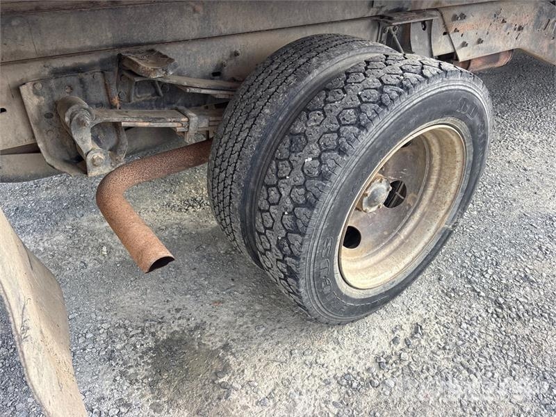 Chevrolet 3500HD Cheyenne 4x2 S/A Dump Truck Caminhões basculantes