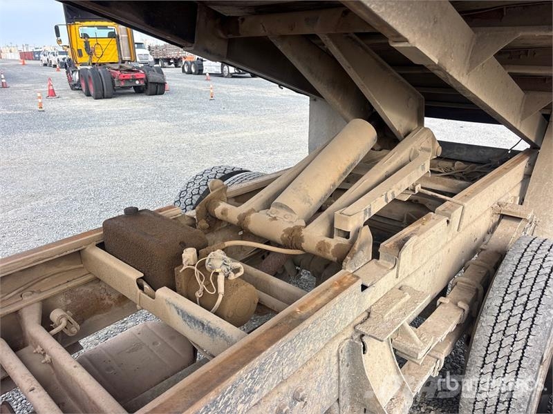 Chevrolet 3500HD Cheyenne 4x2 S/A Dump Truck Caminhões basculantes