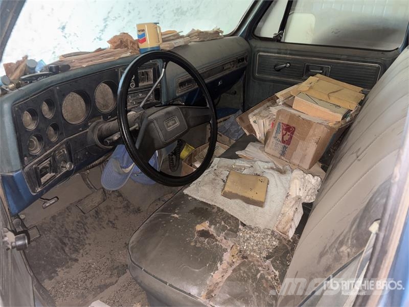 Chevrolet 4x2 Pickup Прочие фургоны