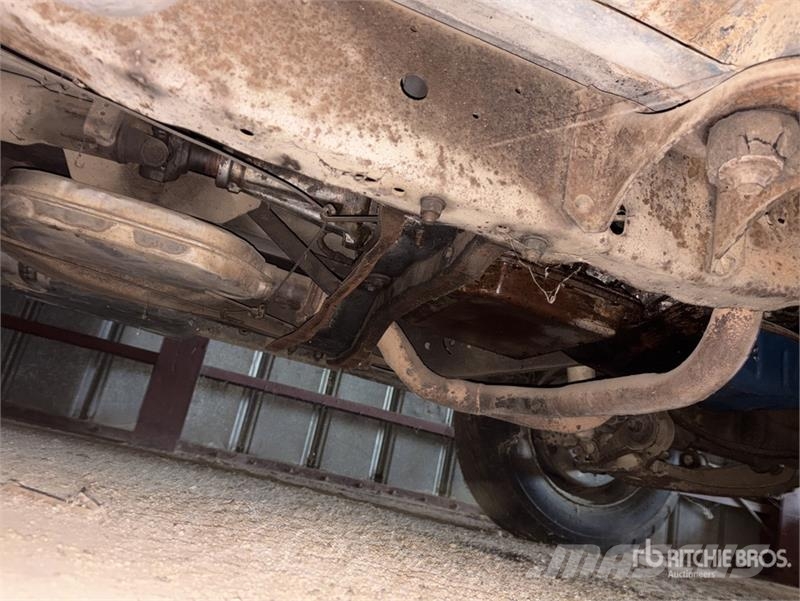 Chevrolet 4x2 Pickup Прочие фургоны