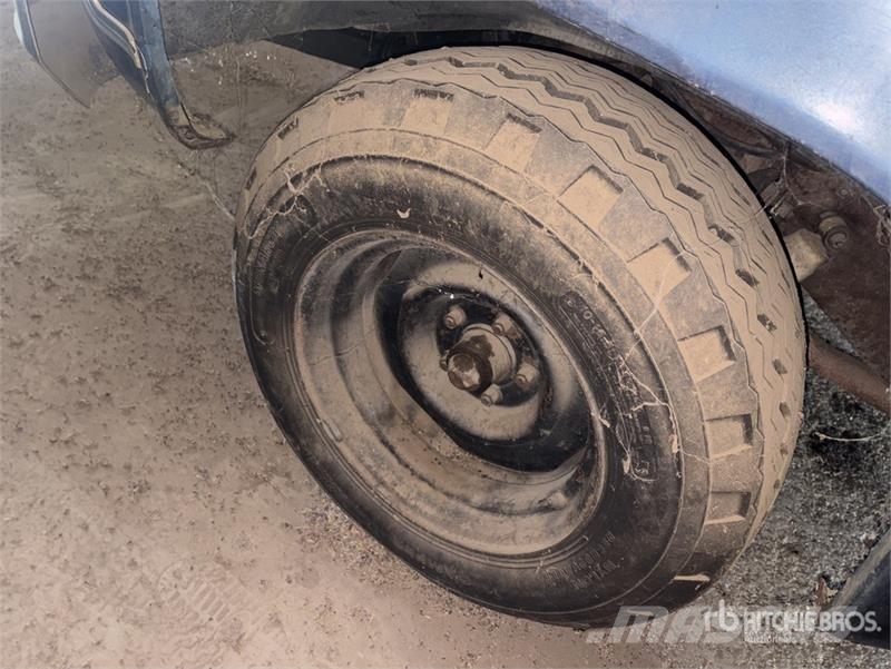 Chevrolet 4x2 Pickup Прочие фургоны