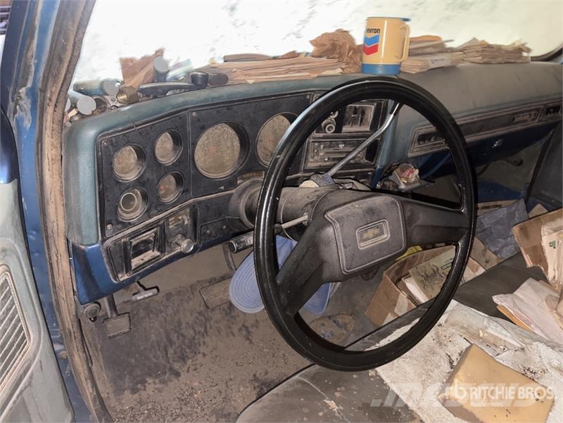 Chevrolet 4x2 Pickup Прочие фургоны