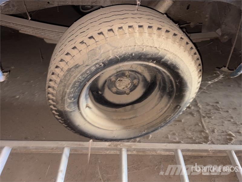 Chevrolet 4x2 Pickup Прочие фургоны