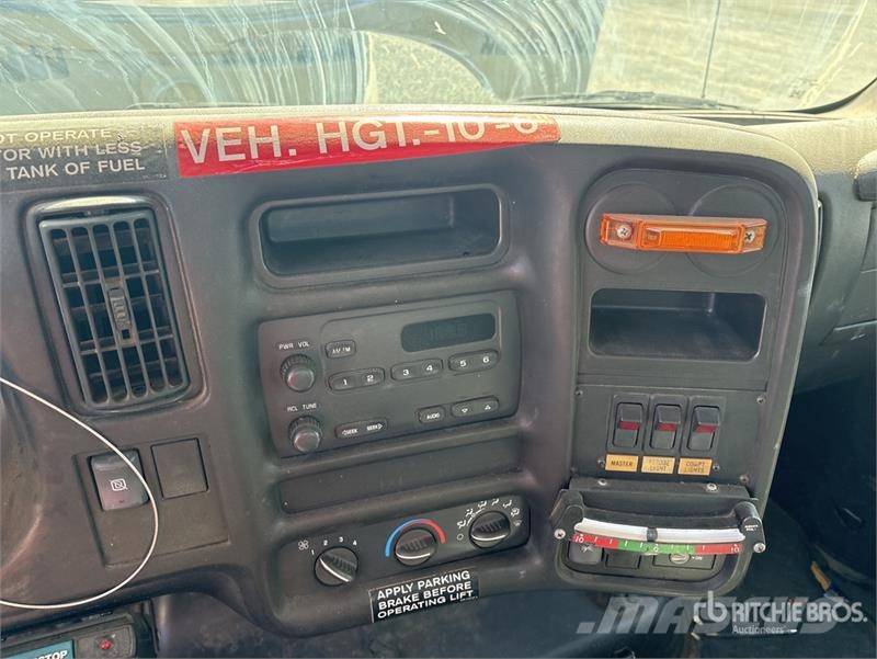 Chevrolet A-A28D 29.5 ft on Chevrolet 4500 4x2 Bucket Truck Truck & Van mounted aerial platforms