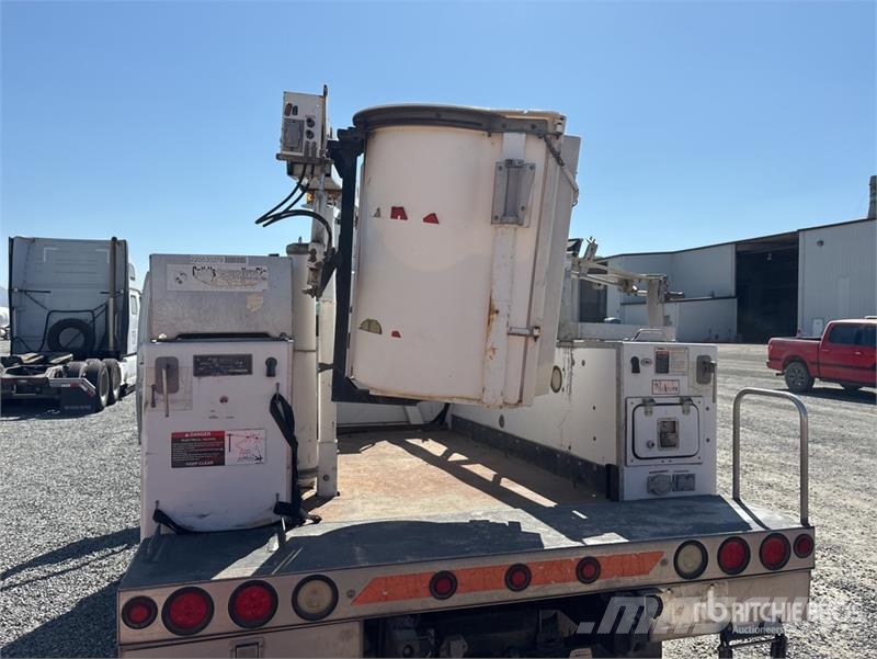 Chevrolet A-A28D 29.5 ft on Chevrolet 4500 4x2 Bucket Truck Truck & Van mounted aerial platforms