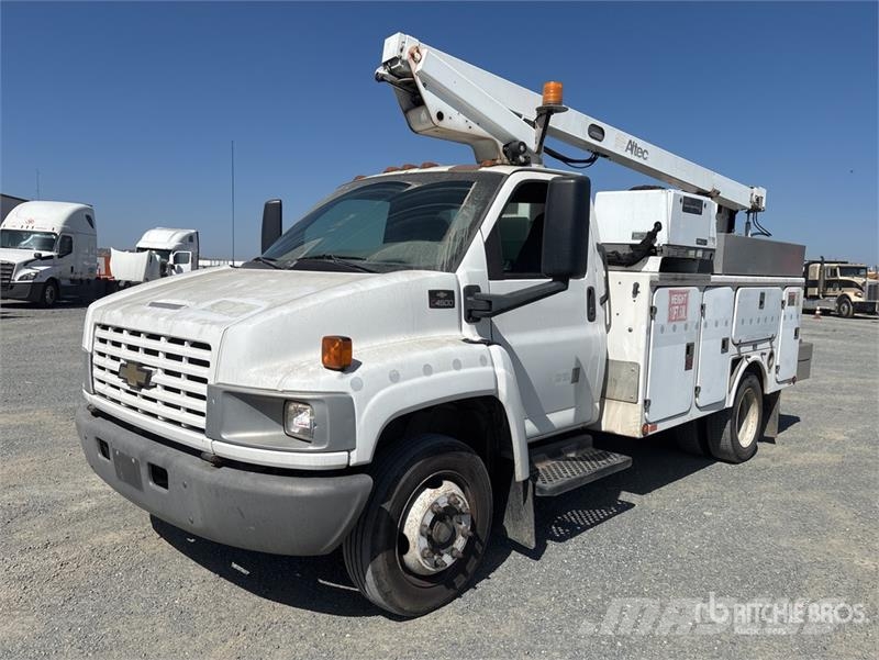Chevrolet A-A28D 29.5 ft on Chevrolet 4500 4x2 Bucket Truck Truck & Van mounted aerial platforms