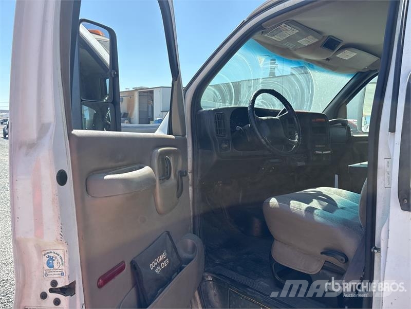 Chevrolet A-A28D 29.5 ft on Chevrolet 4500 4x2 Bucket Truck Truck & Van mounted aerial platforms