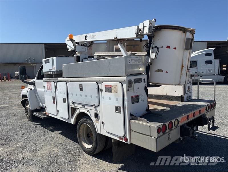 Chevrolet A-A28D 29.5 ft on Chevrolet 4500 4x2 Bucket Truck Truck & Van mounted aerial platforms