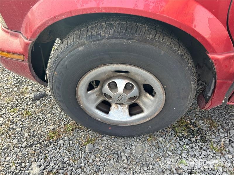 Chevrolet Astro AWD Minivan (Inoperable) Carros