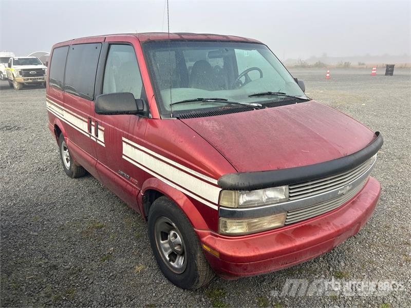 Chevrolet Astro AWD Minivan (Inoperable) Carros