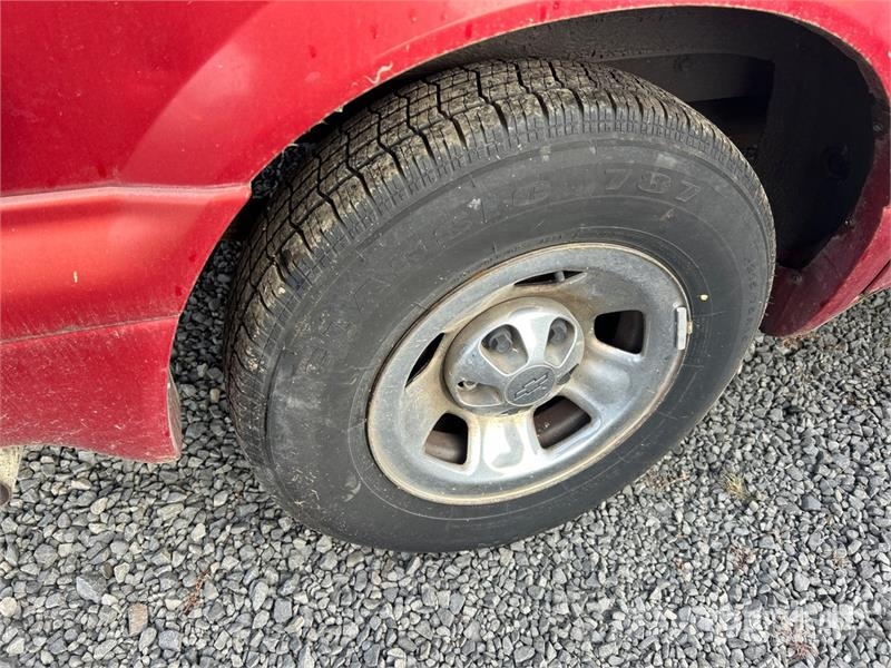 Chevrolet Astro AWD Minivan (Inoperable) Carros