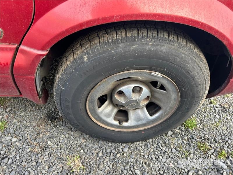 Chevrolet Astro AWD Minivan (Inoperable) Carros