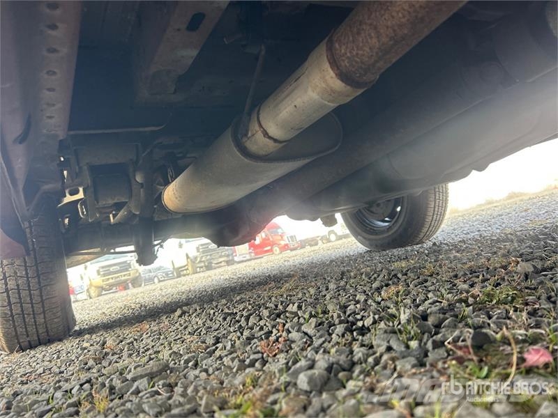Chevrolet Astro AWD Minivan (Inoperable) Carros