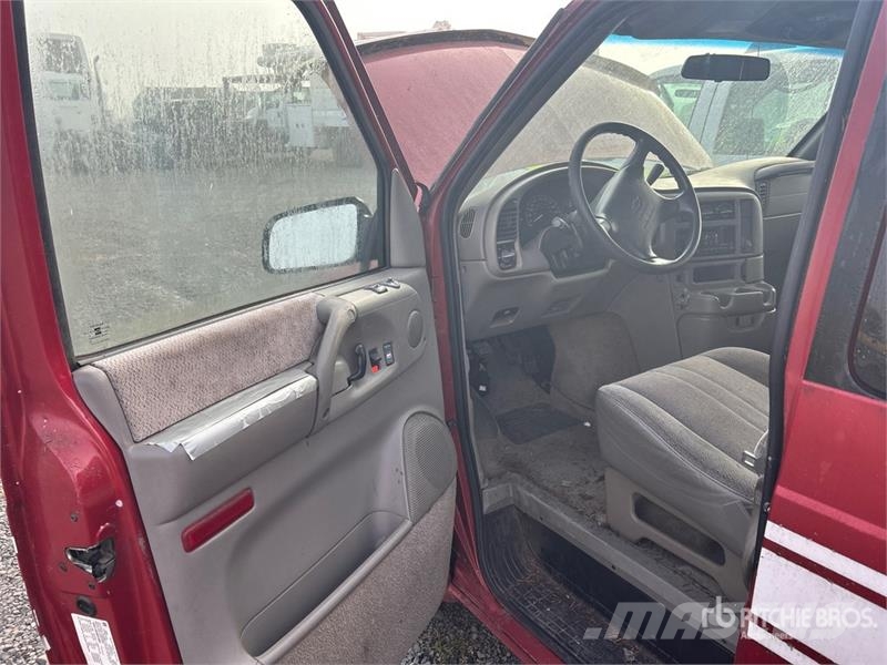 Chevrolet Astro AWD Minivan (Inoperable) Carros