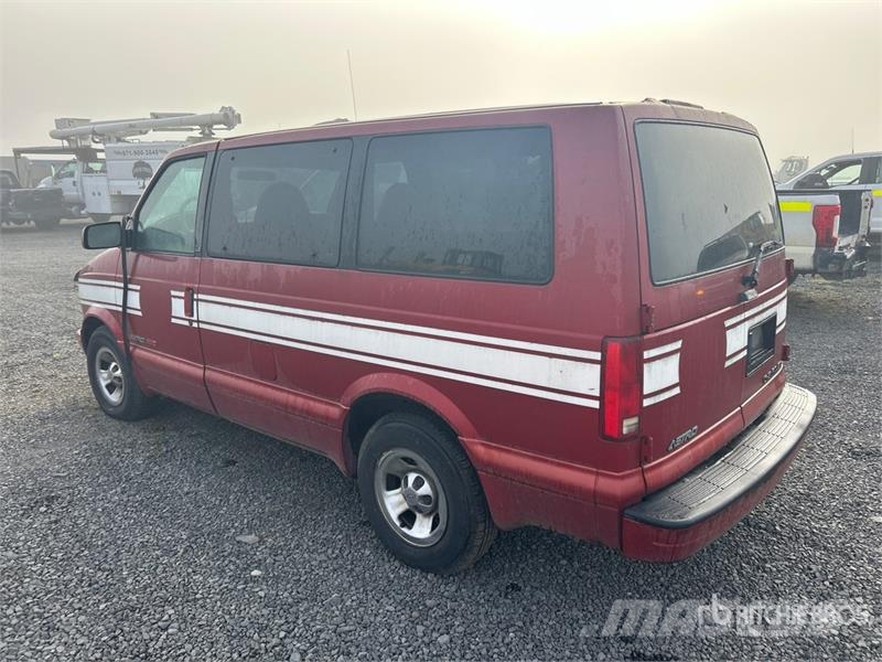 Chevrolet Astro AWD Minivan (Inoperable) Carros