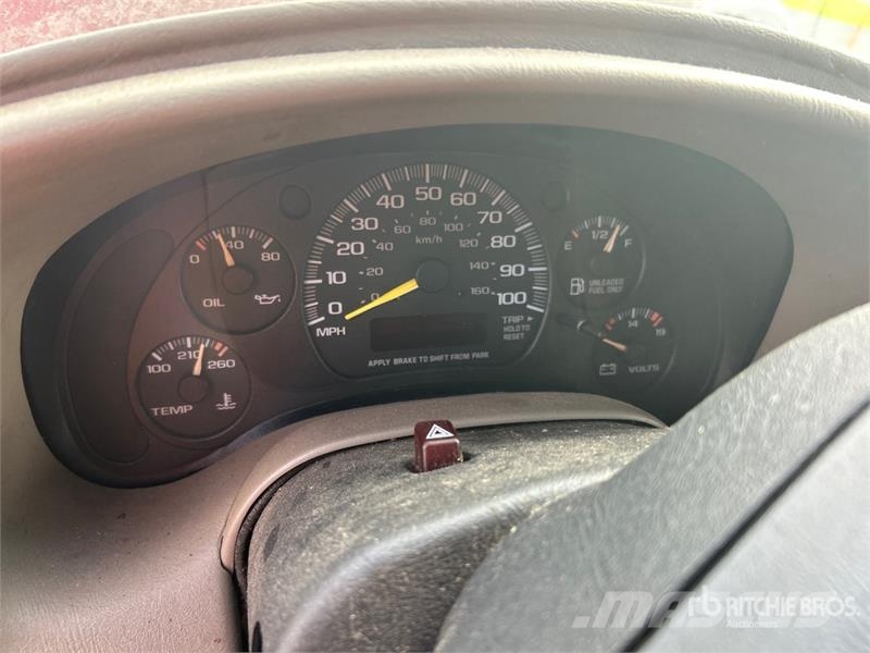 Chevrolet Astro AWD Minivan (Inoperable) Carros