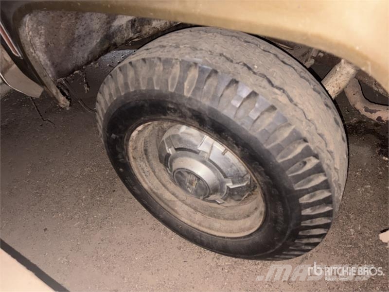 Chevrolet C20 Kis teherszállító/Platós kocsi