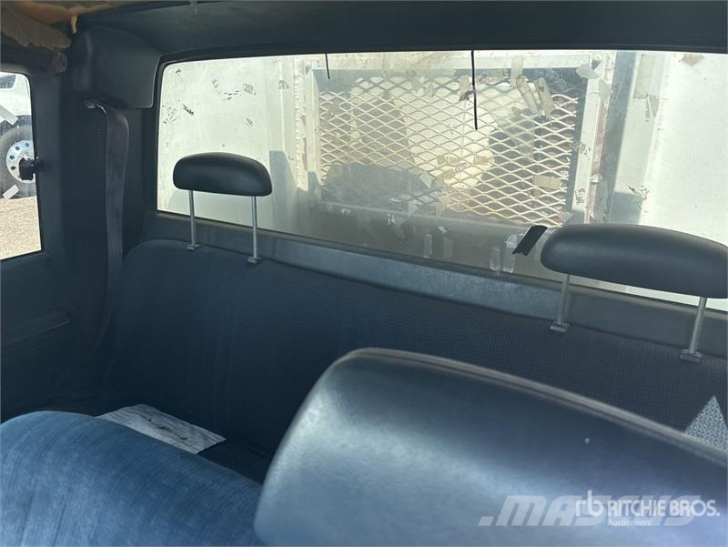 Chevrolet C2500 Tovornjaki s kesonom/platojem