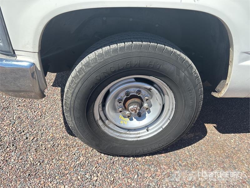 Chevrolet C2500 Tovornjaki s kesonom/platojem