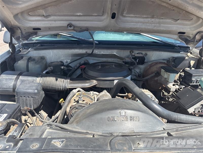 Chevrolet C2500 Tovornjaki s kesonom/platojem