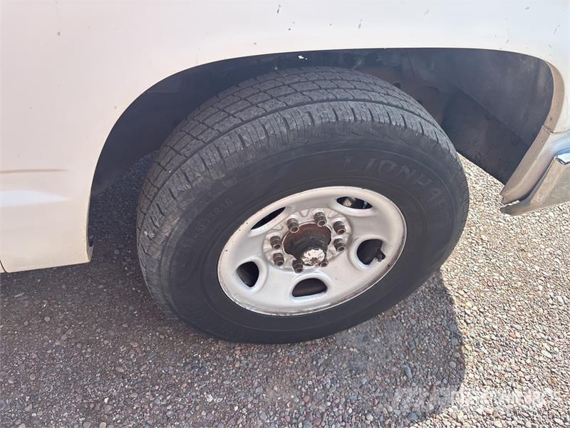 Chevrolet C2500 Tovornjaki s kesonom/platojem