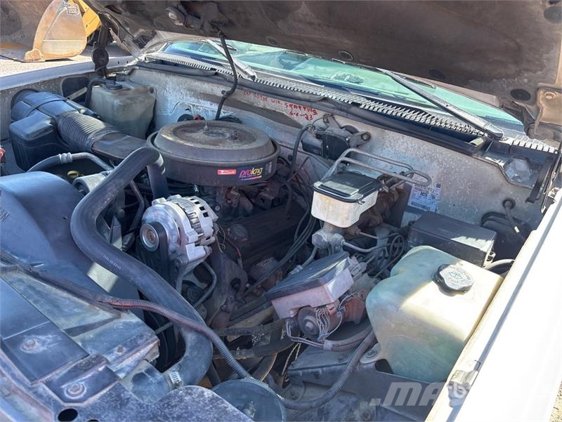 Chevrolet C3500 Tovornjaki s kesonom/platojem