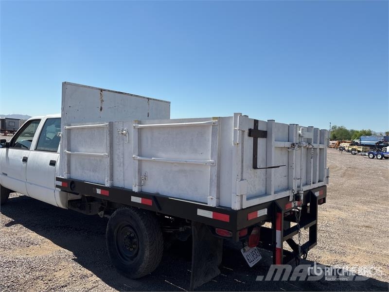 Chevrolet C3500 Tovornjaki s kesonom/platojem