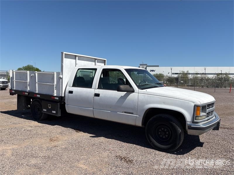 Chevrolet C3500 Tovornjaki s kesonom/platojem