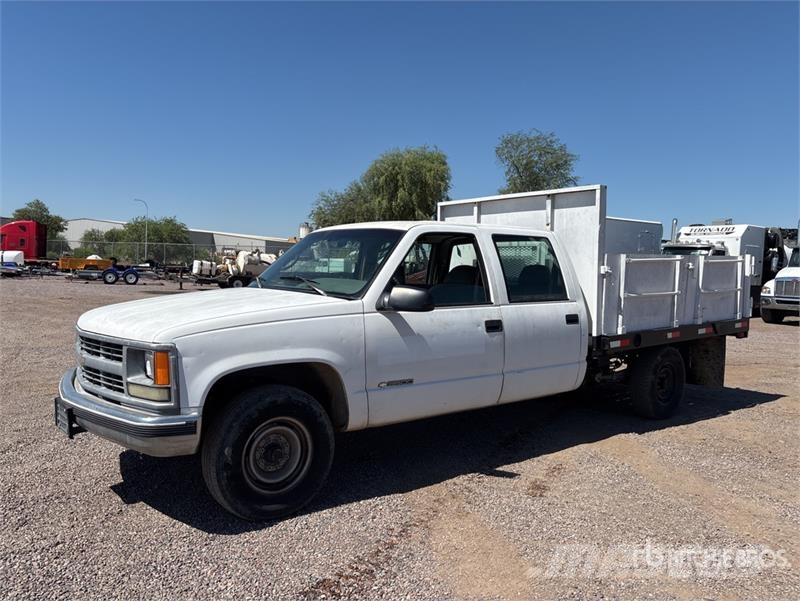 Chevrolet C3500 Tovornjaki s kesonom/platojem