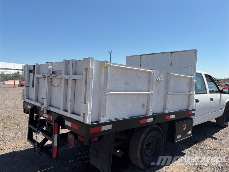 Chevrolet C3500 Tovornjaki s kesonom/platojem