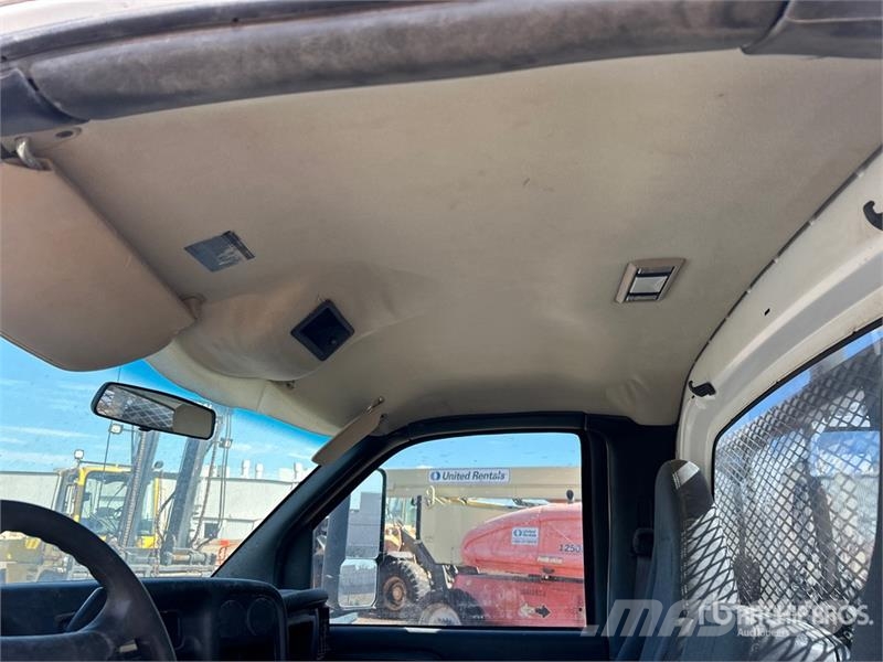 Chevrolet C4500 4x2 Service Truck (Inoperable) 시립/다목적 차량