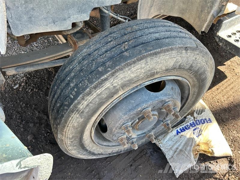 Chevrolet C4500 4x2 Service Truck (Inoperable) 시립/다목적 차량