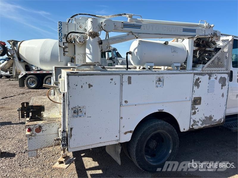 Chevrolet C4500 4x2 Service Truck (Inoperable) 시립/다목적 차량