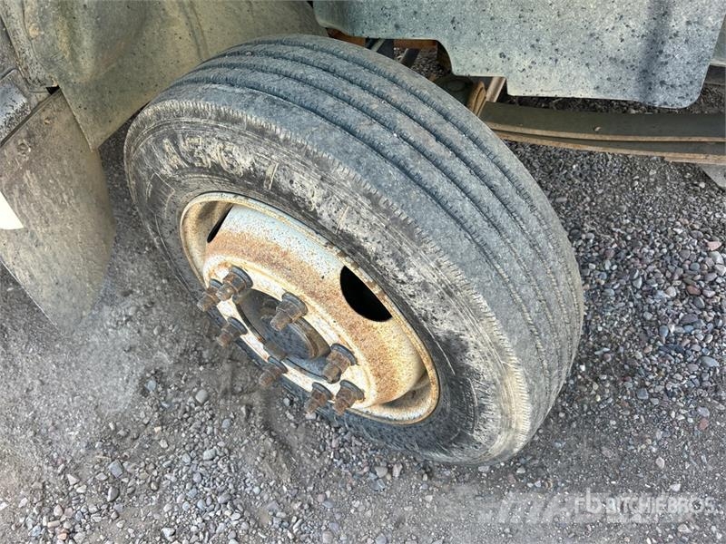 Chevrolet C4500 4x2 Service Truck (Inoperable) 시립/다목적 차량