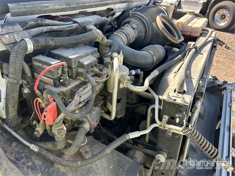 Chevrolet C4500 4x2 Service Truck (Inoperable) 시립/다목적 차량