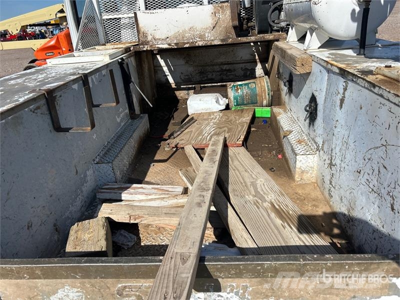 Chevrolet C4500 4x2 Service Truck (Inoperable) 시립/다목적 차량